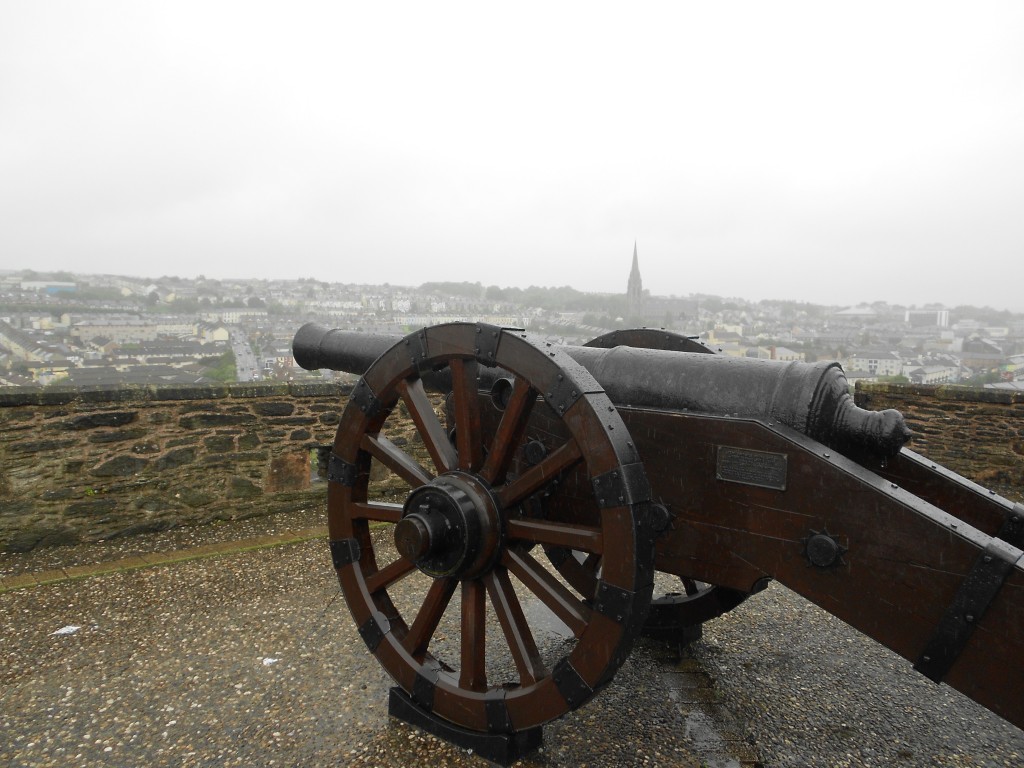 Cannon-on-wall