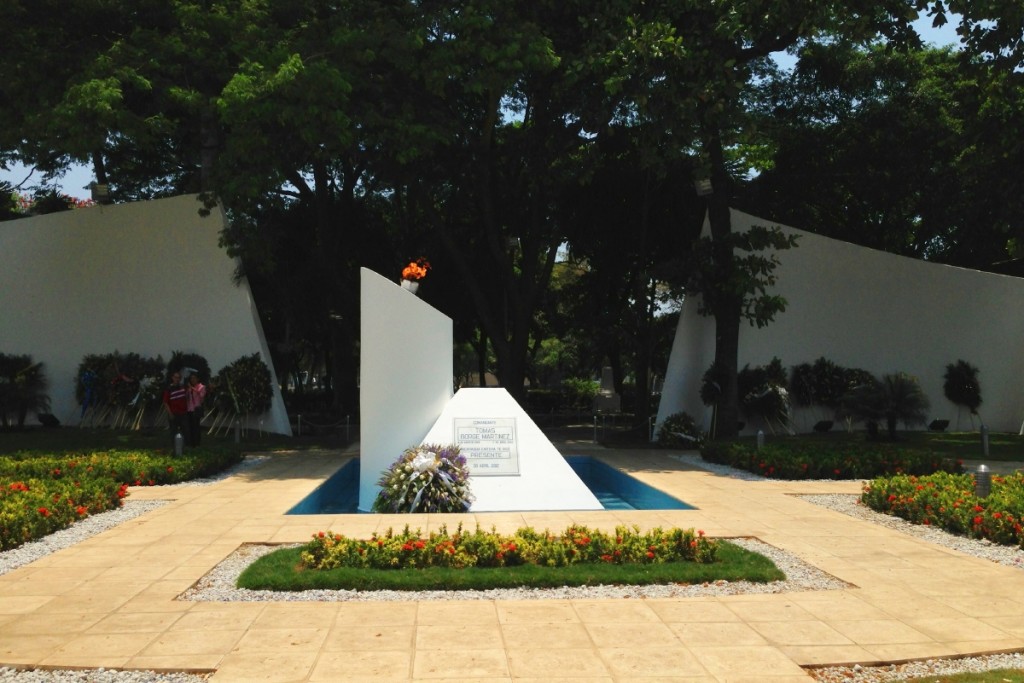 The tomb of FSLN founder, Carlos Fonseca, honored by an eternal flame.